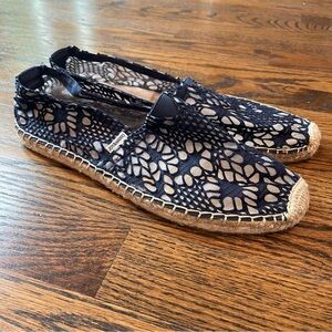JOY & MARIO Navy Blue & Tan Crochet Lace Espadrille Flats
